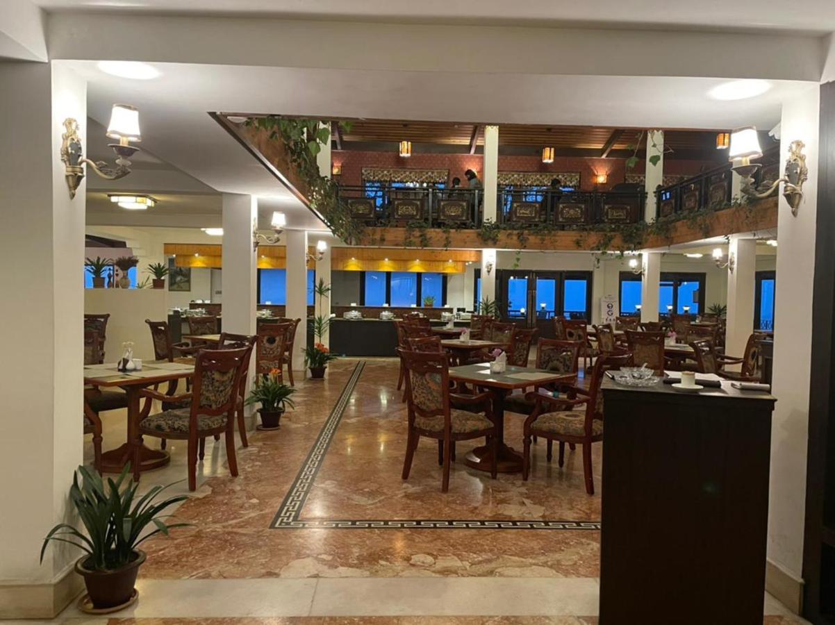 Denzong Regency- Luxury Mountain Retreat Spa & Casino Гангток Экстерьер фото