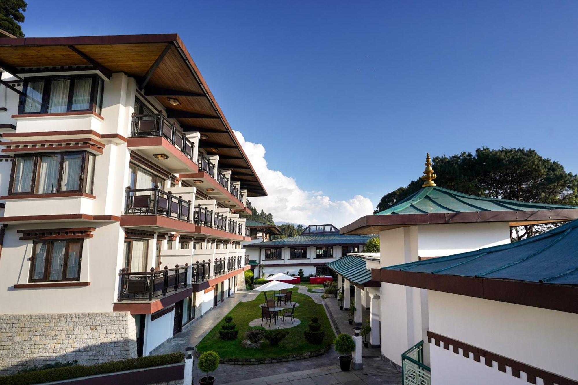 Denzong Regency- Luxury Mountain Retreat Spa & Casino Гангток Экстерьер фото