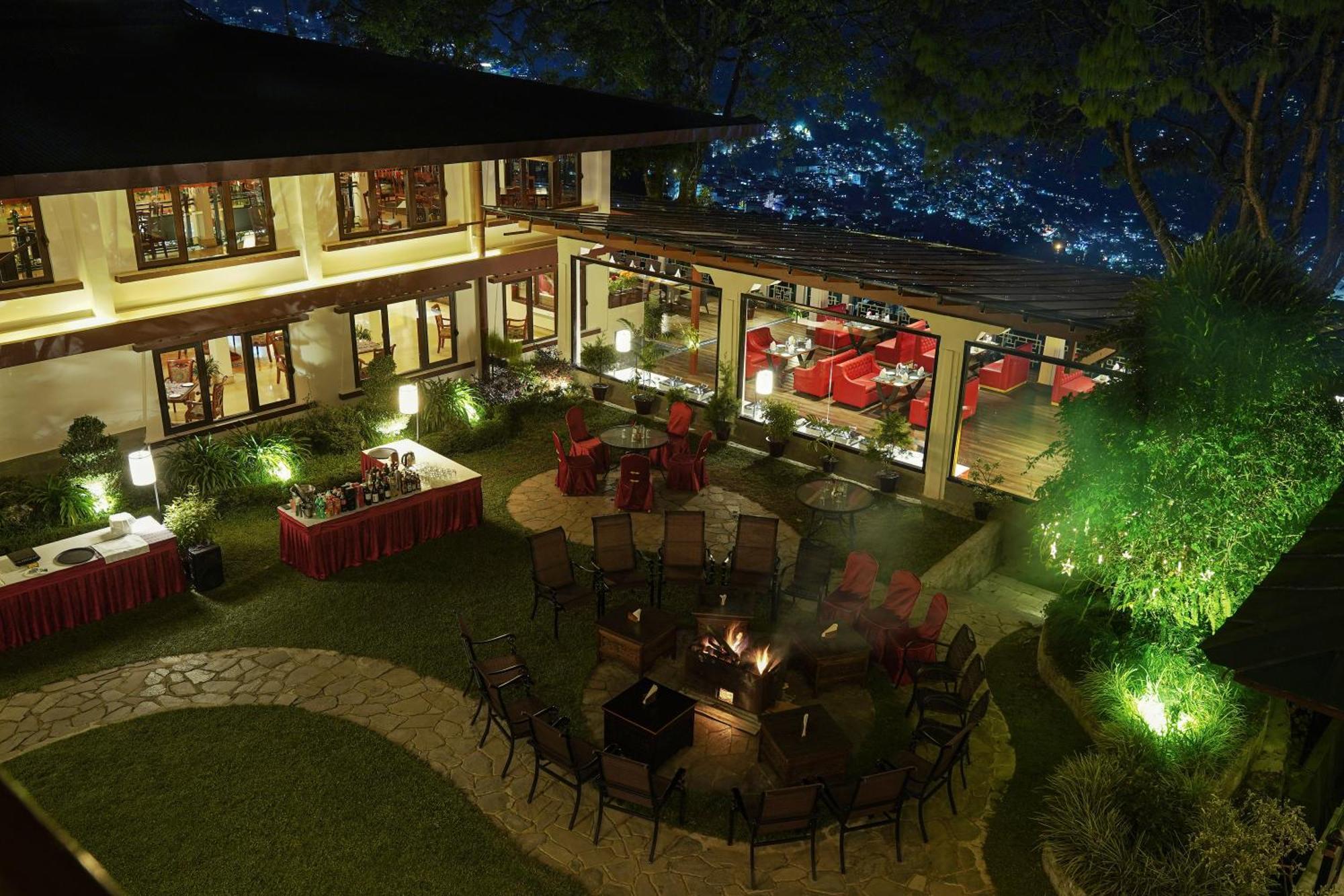 Denzong Regency- Luxury Mountain Retreat Spa & Casino Гангток Экстерьер фото